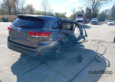 2019 Toyota Highlander Le z USA, uszkodzony, nr VIN 5TDBZRFH7KS960495